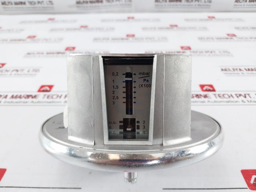 Honeywell C6045D1043 Gas/ Air Pressure Switch 220/240Vac 8 714724 004337