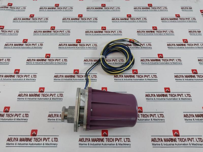 Honeywell C7012A1152 Purple Peeper Uv Flame Detector A11522211 120V 50/60Hz