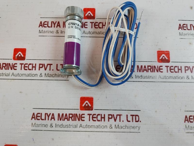 Honeywell C7027A 1023 Minipeeper U/V Flame Detector Sensor
