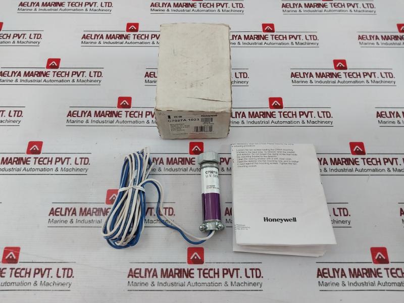 Honeywell C7027A 1023 Ultraviolet Flame Detector Rev A 50052243-002 8 Ft Lead