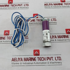 Honeywell C7027A 1023 Ultraviolet Flame Detector Rev A 50052243-002 8 Ft Lead