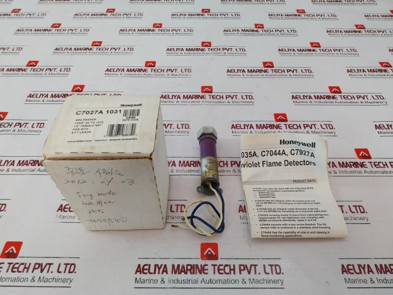 Honeywell C7027A 1031 2 Mini-peeper Ultraviolet Flame Detector Rev E