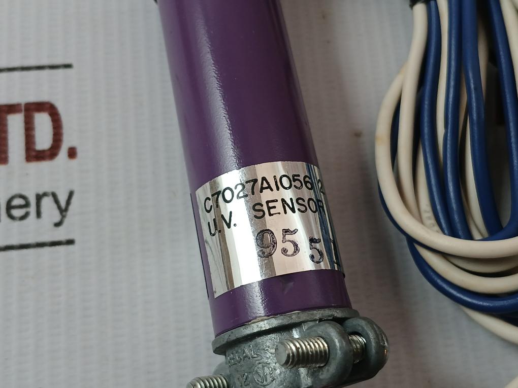 C7027A1056 2 Ultraviolet Flame Detector 1.5-meter Honeywell