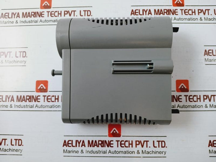 Honeywell Cc-pcf901 8 Port+ 1 Uplink, G3 Fieldbus Interface Module 24Vdc 195 Ma