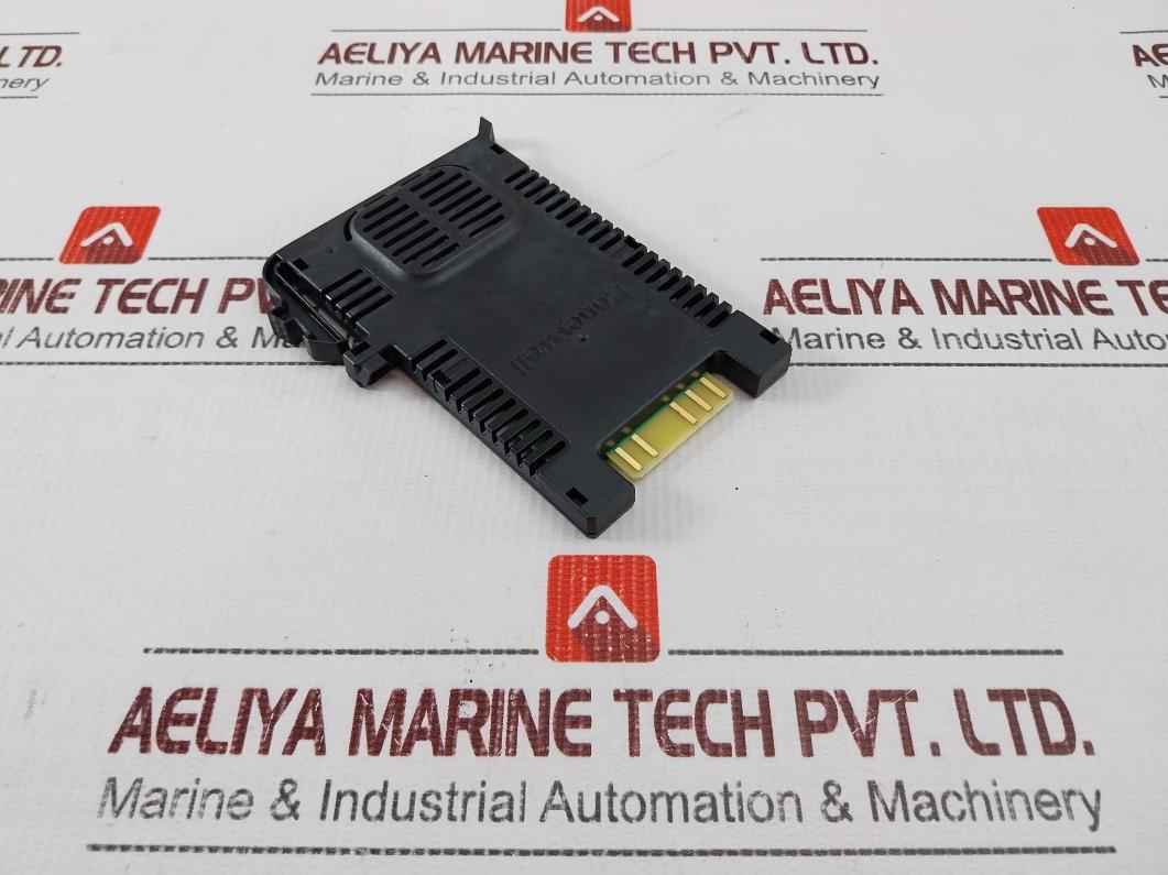 Honeywell Cc-upta01 Universal Pass Through Adapter +24V Dc 500Ma