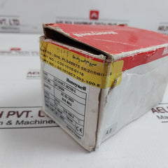 Honeywell Dc1010Ct-302100-e Pid Temperature Controller 8Va 4-20Ma 50Hz