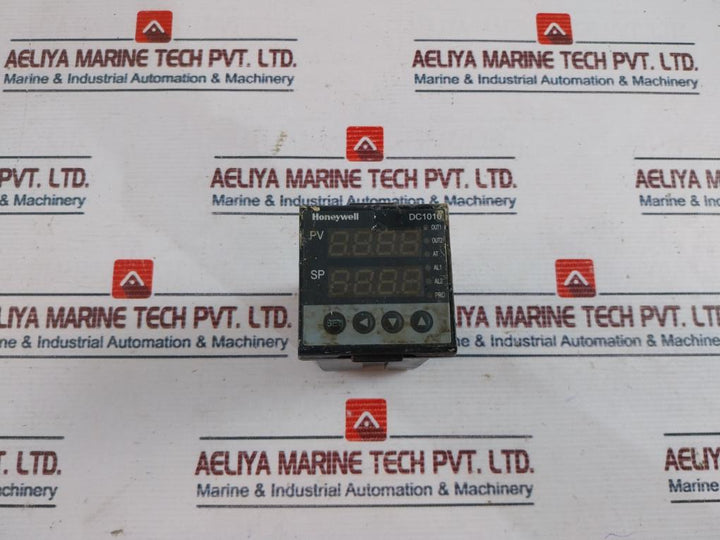 Honeywell DC1010CR-301000-E Digital Temperature Controller 85-265VAC