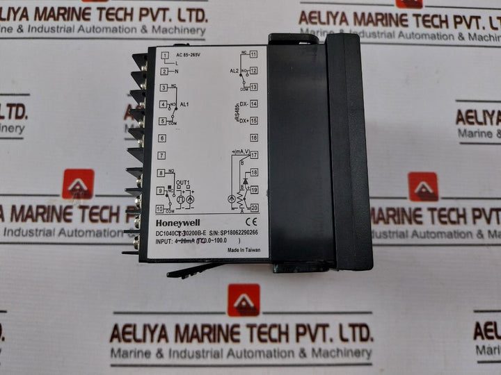 Honeywell Dc1040Ct-30200B-e Pid Temperature Controller Amb Temp 50C Max