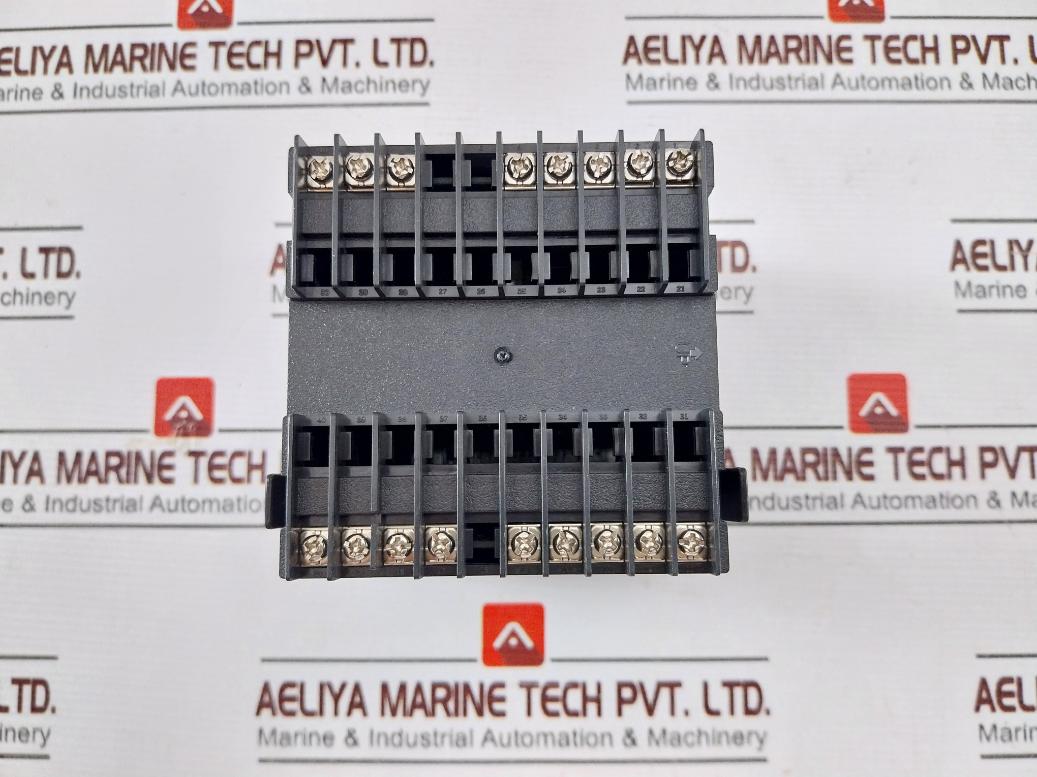 Honeywell Dc1040Ct-30200B-e Pid Temperature Controller Amb Temp 50C Max