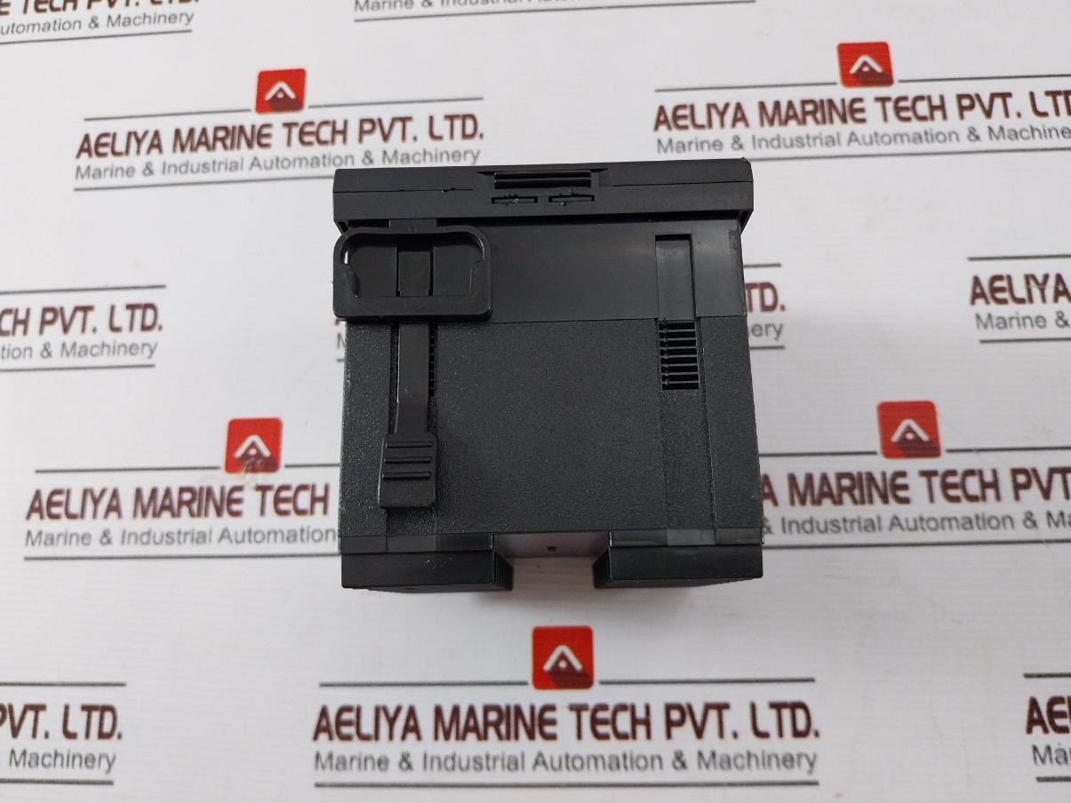 Honeywell Dc1040Ct-30200B-e Pid Temperature Controller Amb Temp 50C Max