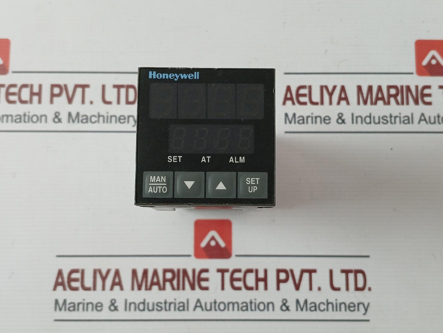 Honeywell Dc120T11011000 Temperature Controller 100-240Vac 50/60Ha 7.5Va