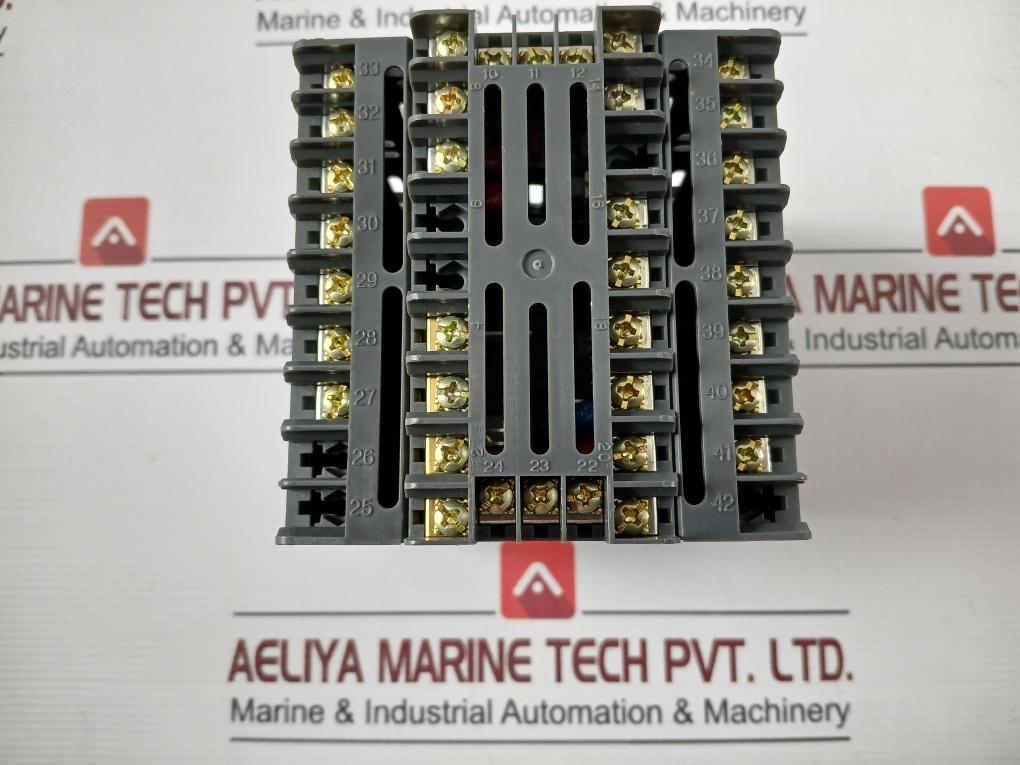 Honeywell Dcp1021170100000 Digital Controller Dcp100 100-240 Vac 2A