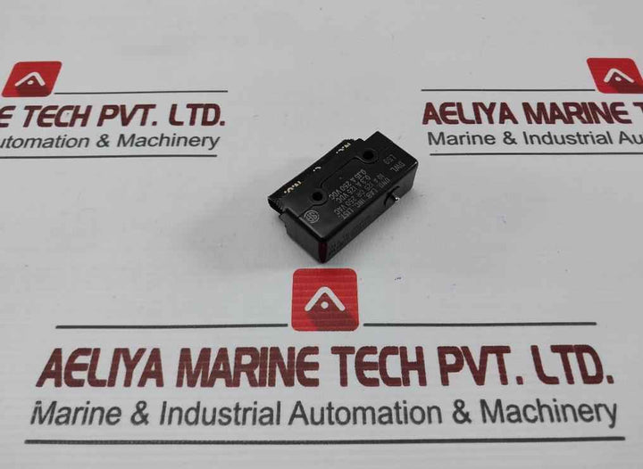 Honeywell Dt-2R-a7 Snap Action Switch Plunger 125-250V/10A