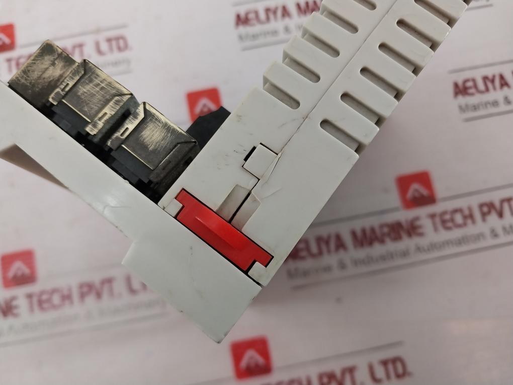 Honeywell E2-32Do24-d Digital Output Module 32D024-d 150Ma At 30Vdc