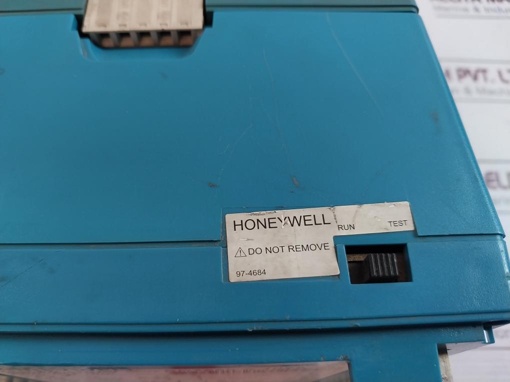 Honeywell Ec7850 A 1072 Burner Control