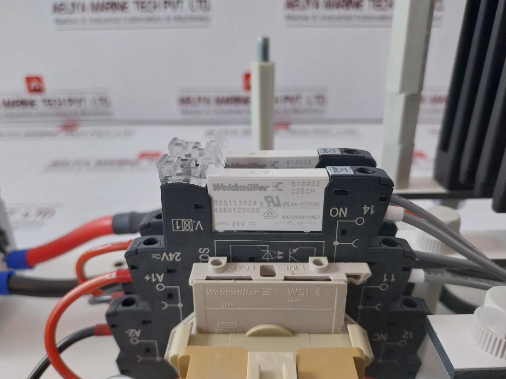 Honeywell Fs-sif-24 Feeder Unit Rev 1.0 E168320 24Vdc 4060120000 500V