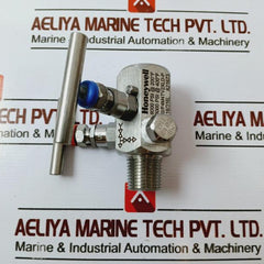 Honeywell H2/F4M4Tv2Xld-p Single Block And Bleed Ball Valve 6000 Psi @ 200?F 3000 Psi @ 400?F 50128307-501