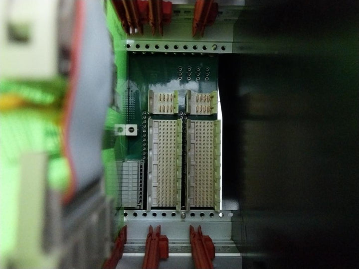 Honeywell Iochas-0002S Chassis For Non-redundant Io Modules 5-110Vdc