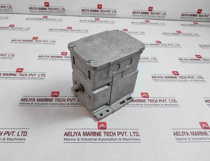 Honeywell M7284A1004 Modutrol Actuator With Modulating Control 230V