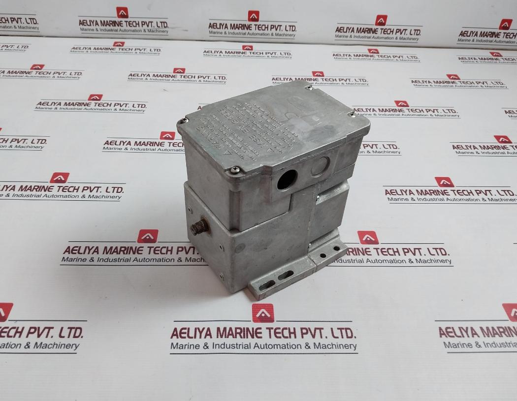 Honeywell M7284A1004 Modutrol Actuator With Modulating Control 230V