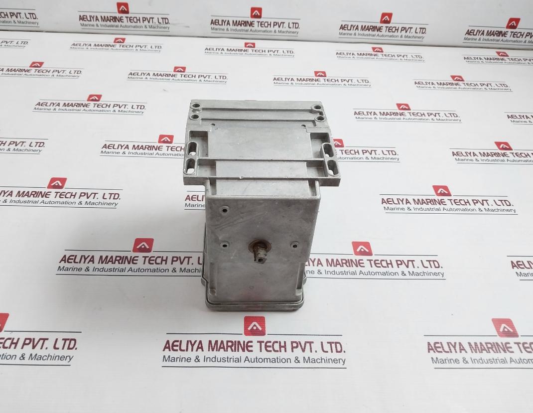 Honeywell M7284A1004 Modutrol Actuator With Modulating Control 230V