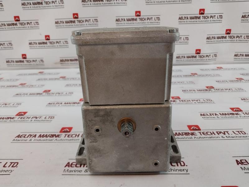 Honeywell M7284A1004 Modutrol Iv Motor Rev G 15 Va 120V 50/60Hz Series 72
