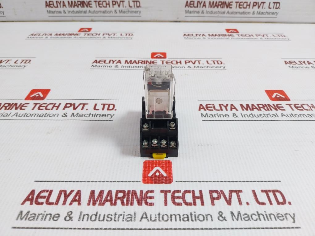 Honeywell Power Relay With Socket Base 24Vac 50/60Hz Part No Szr-my4-n1