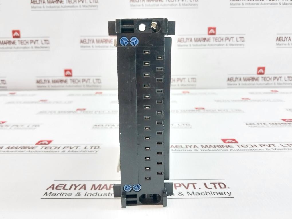 Honeywell Q642A1008 Controller Output Module Micronik 100 43180947 Rev. K 24V