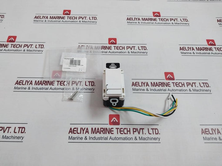 Honeywell S217D4 Wall Switch 01-9993 120Vac 60Hz