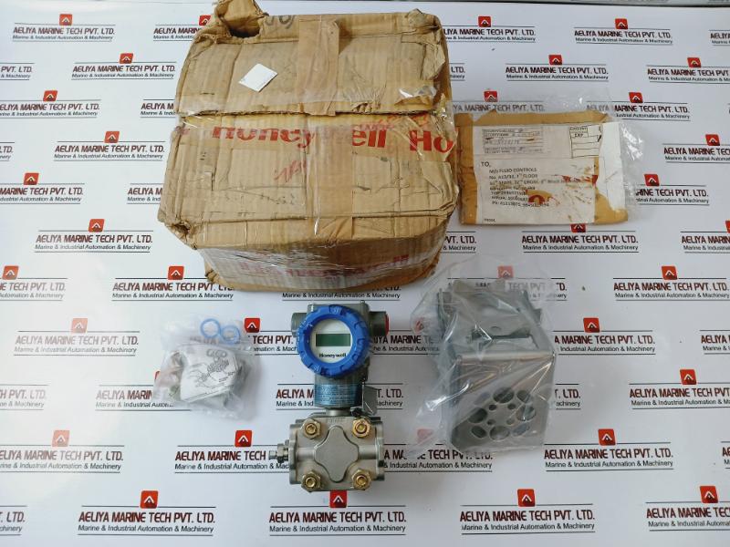 Honeywell St800 Pressure Transmitter Std820-e1Hc4As-1-a-cdc-11S-b-21A0-f1-0000 W/ Accessories