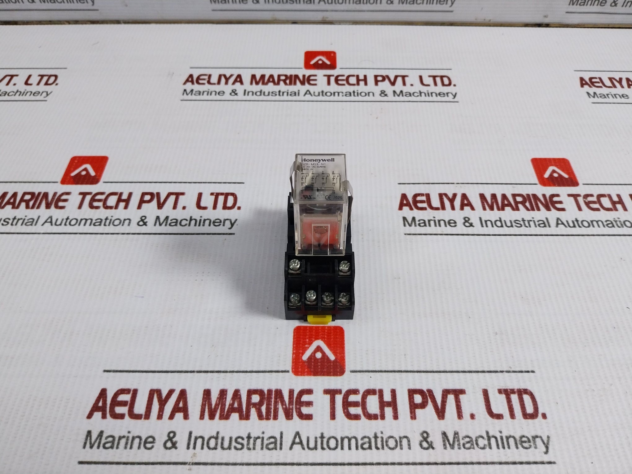 General-purpose Plug-in Power Relay 200 Vac 50/60Hz Honeywell Szr-my4-n1