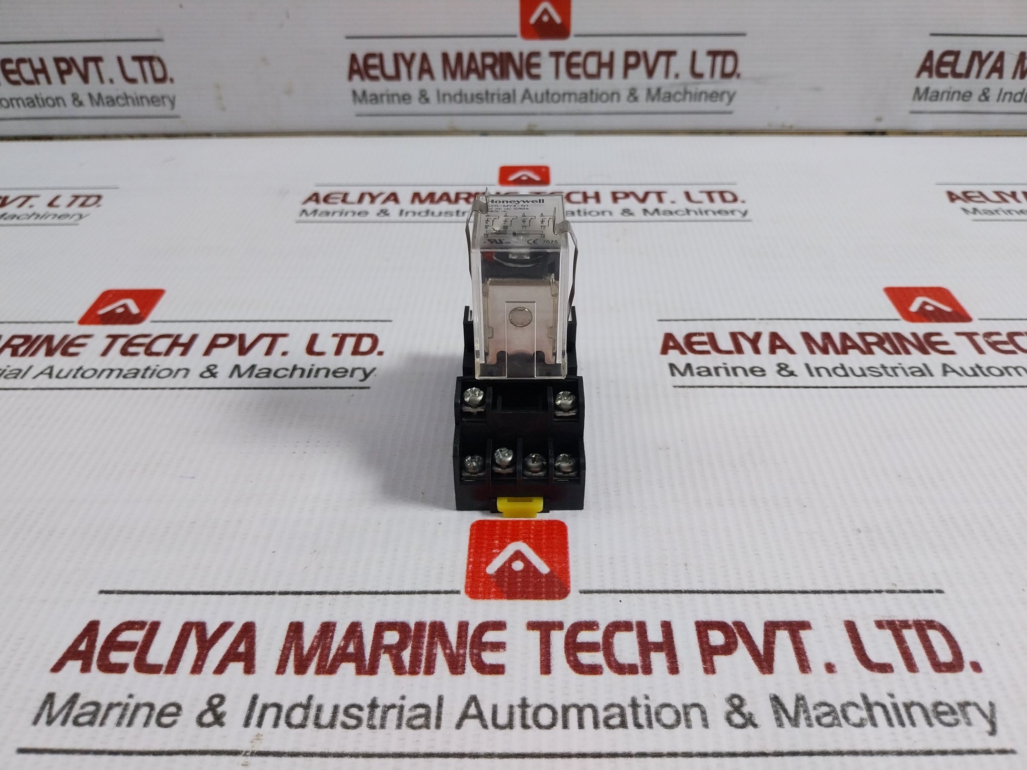 General-purpose Plug-in Power Relay 200 Vac 50/60Hz Honeywell Szr-my4-n1