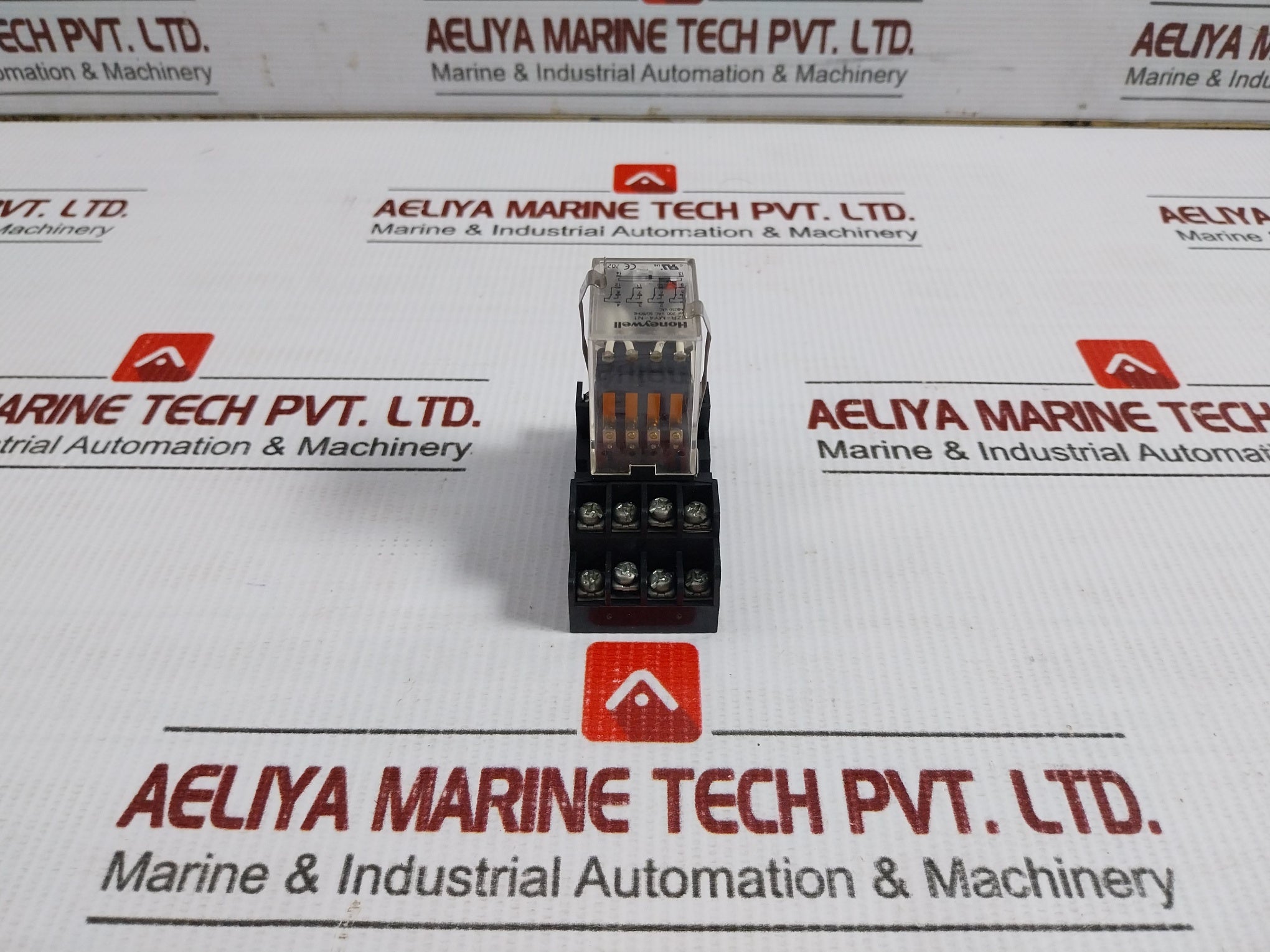 General-purpose Plug-in Power Relay 200 Vac 50/60Hz Honeywell Szr-my4-n1