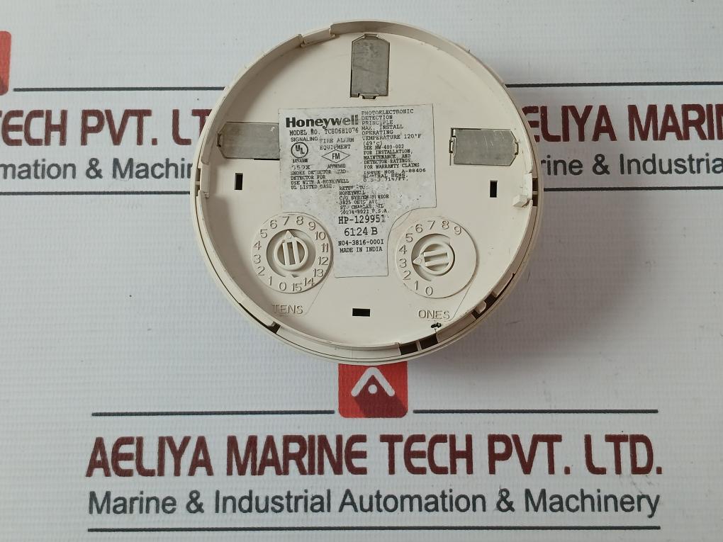 Honeywell Tc806B1076 Photoelectric Smoke Detector 120 F (49 C)