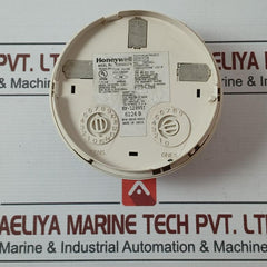 Honeywell Tc806B1076 Photoelectric Smoke Detector 120 F (49 C)