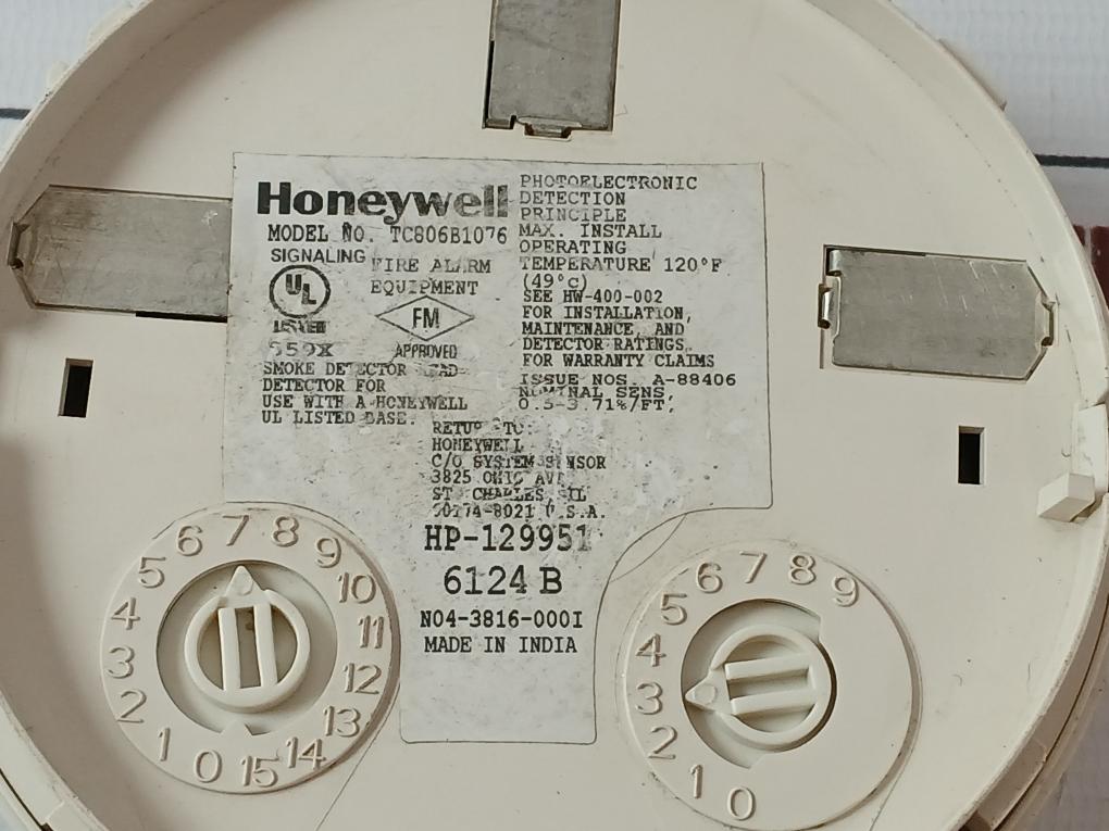 Honeywell Tc806B1076 Photoelectric Smoke Detector 120 F (49 C)