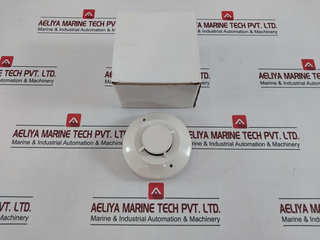 Honeywell Tc806B1076 Photoelectric Smoke Detector 120 F (49 C)