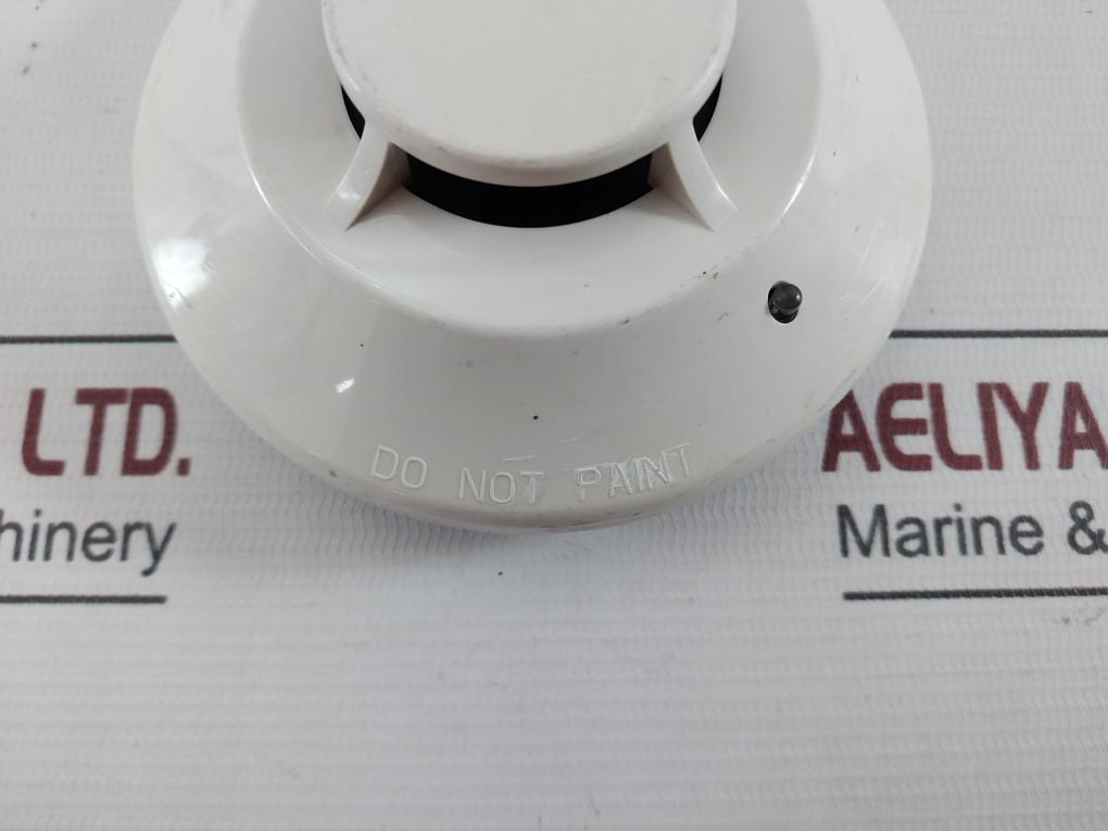 Honeywell Tc806B1076 Photoelectric Smoke Detector 120 F (49 C)