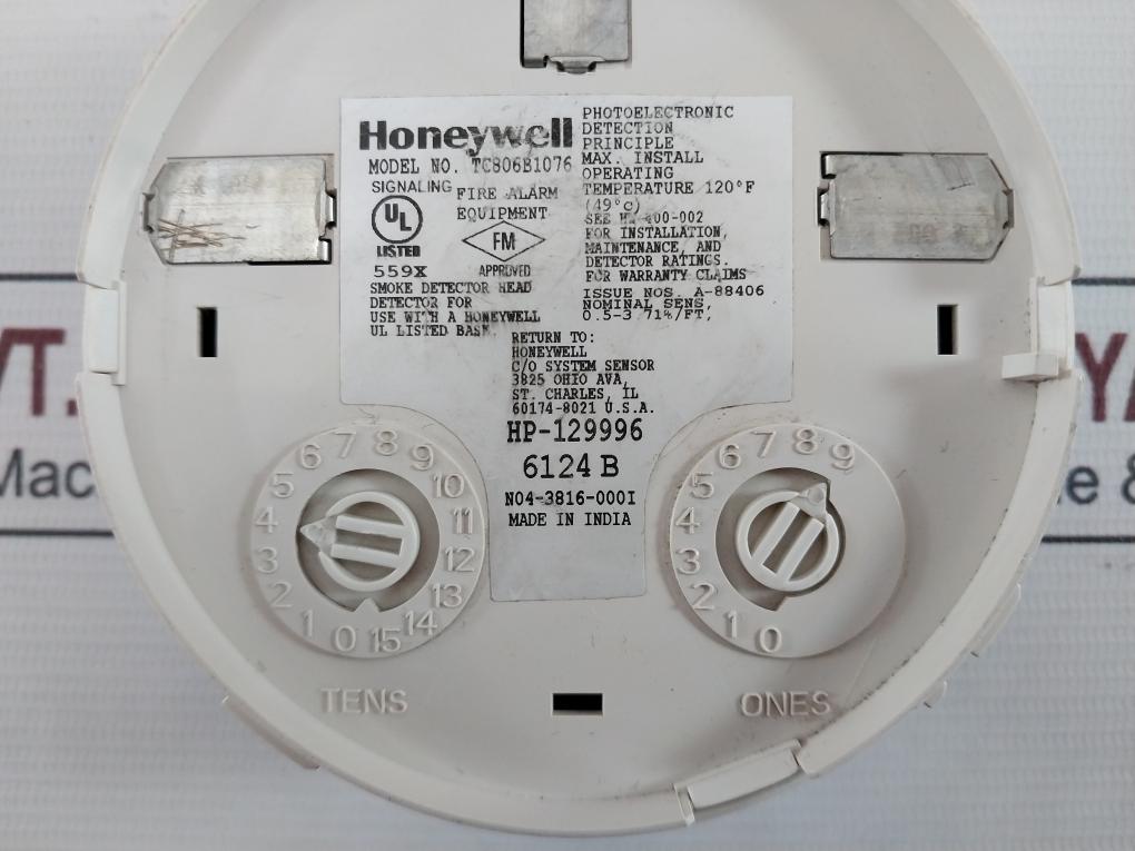 Honeywell Tc806B1076 Photoelectric Smoke Detector 120 F (49 C)