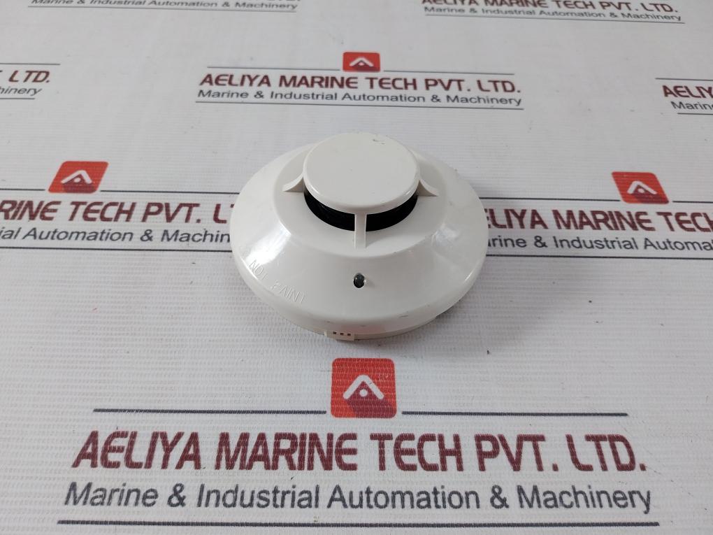 Honeywell Tc806B1076 Smoke Detector 120F Hp-130211 6124B