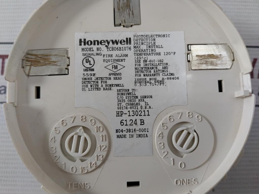 Honeywell Tc806B1076 Smoke Detector 120F Hp-130211 6124B