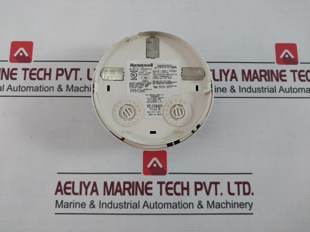 Honeywell Tc840M1021 Smoke Detector 100°F (38°C) 0.5-3.71 %/Ft
