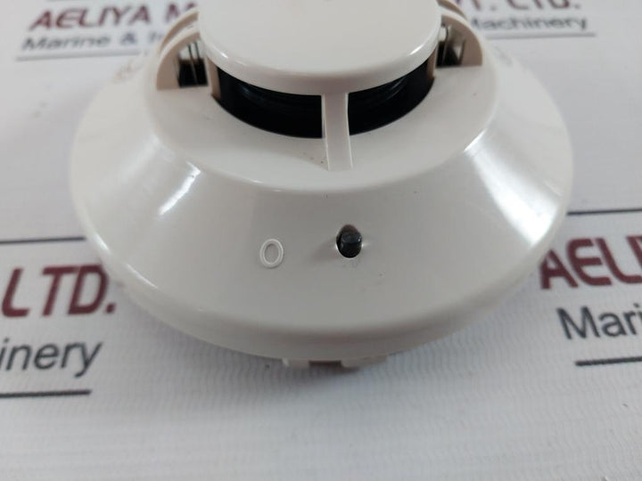 Honeywell Tc840M1021 Smoke Detector 100°F (38°C) 0.5-3.71 %/Ft