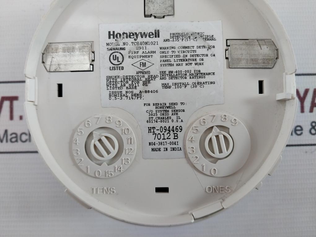 Honeywell Tc840M1021 Smoke Detector 100°F (38°C) 0.5-3.71 %/Ft
