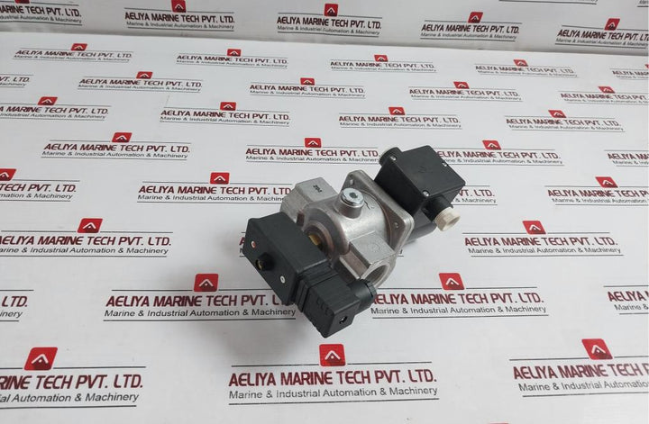 HONEYWELL VE4025S2035 VE4000 Series Gas Valve 220-240VAC 50/60 Hz 16W IP54