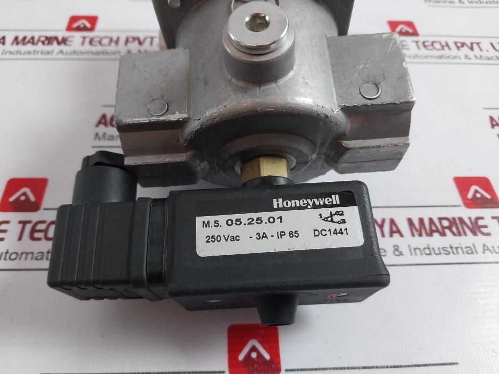 HONEYWELL VE4025S2035 VE4000 Series Gas Valve 220-240VAC 50/60 Hz 16W IP54