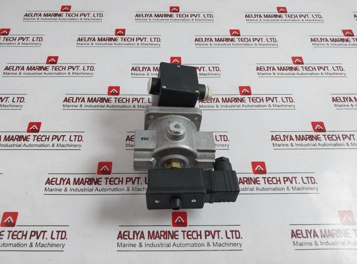 HONEYWELL VE4025S2035 VE4000 Series Gas Valve 220-240VAC 50/60 Hz 16W IP54