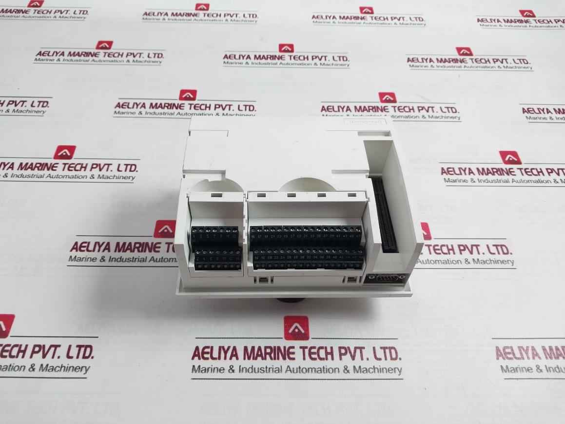 Honeywell Xl50 Programmable Controller 50/60Hz Ip30 Max. 10Va