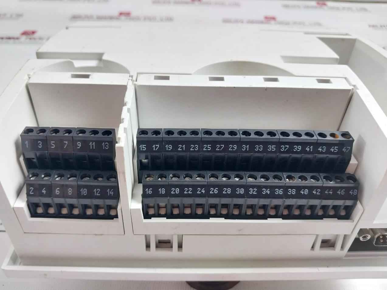 Honeywell Xl50 Programmable Controller 50/60Hz Ip30 Max. 10Va