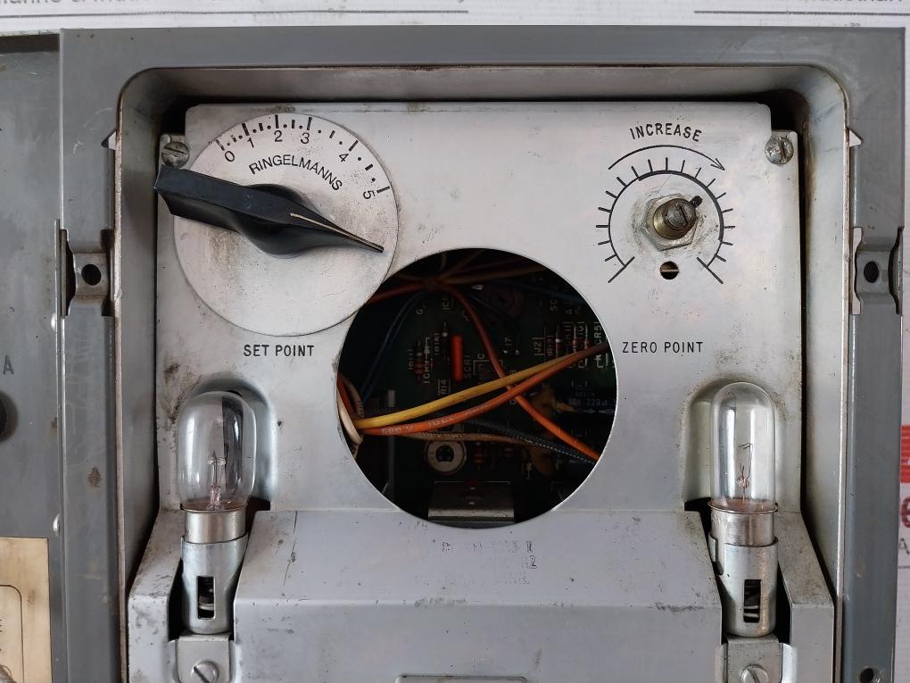 Honeywell Y513A Stack Smoke Detector Rev A 100Vac 50/60Hz 0-5 Sec